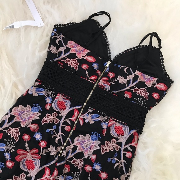 AQUA FLORAL EMBROIDERY SCALLOPED TRIM CASUAL DRESS - Picture 8 of 8